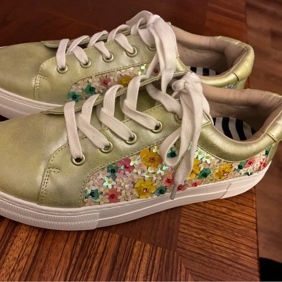 Betsey Johnson Rommy Ditzy Floral Platform Sneakers - Picture 3 of 8